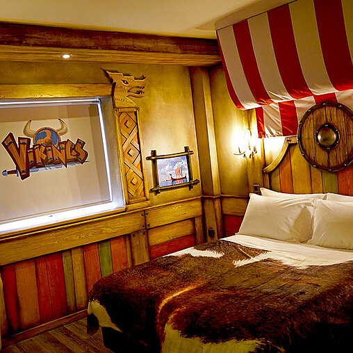 Stay & Play Vikings hotel room